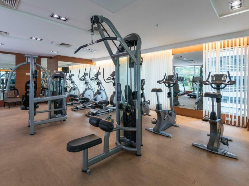 Dusit Suites Hotel Ratchadamri, Bangkok Dış mekan fotoğraf A gym at a hotel