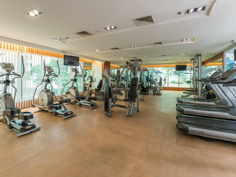 Dusit Suites Hotel Ratchadamri, Bangkok Dış mekan fotoğraf The gym at the hotel