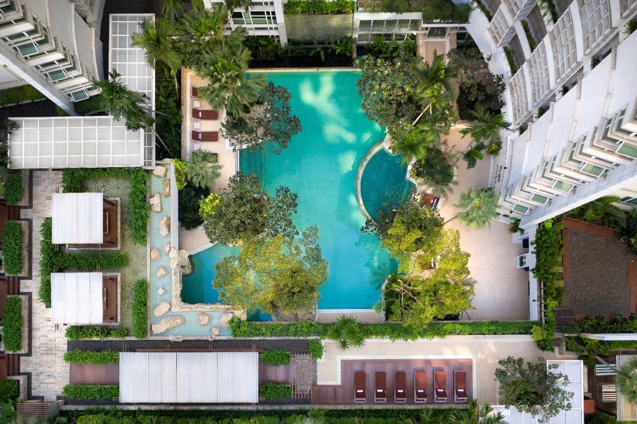 Dusit Suites Hotel Ratchadamri, Bangkok Dış mekan fotoğraf Aerial view of the pool at The Park, Bangkok